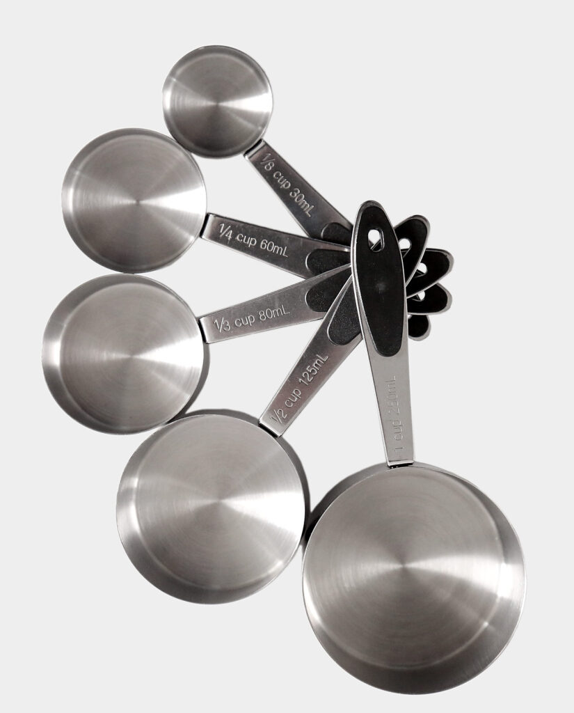 Magnetic measuring cup set